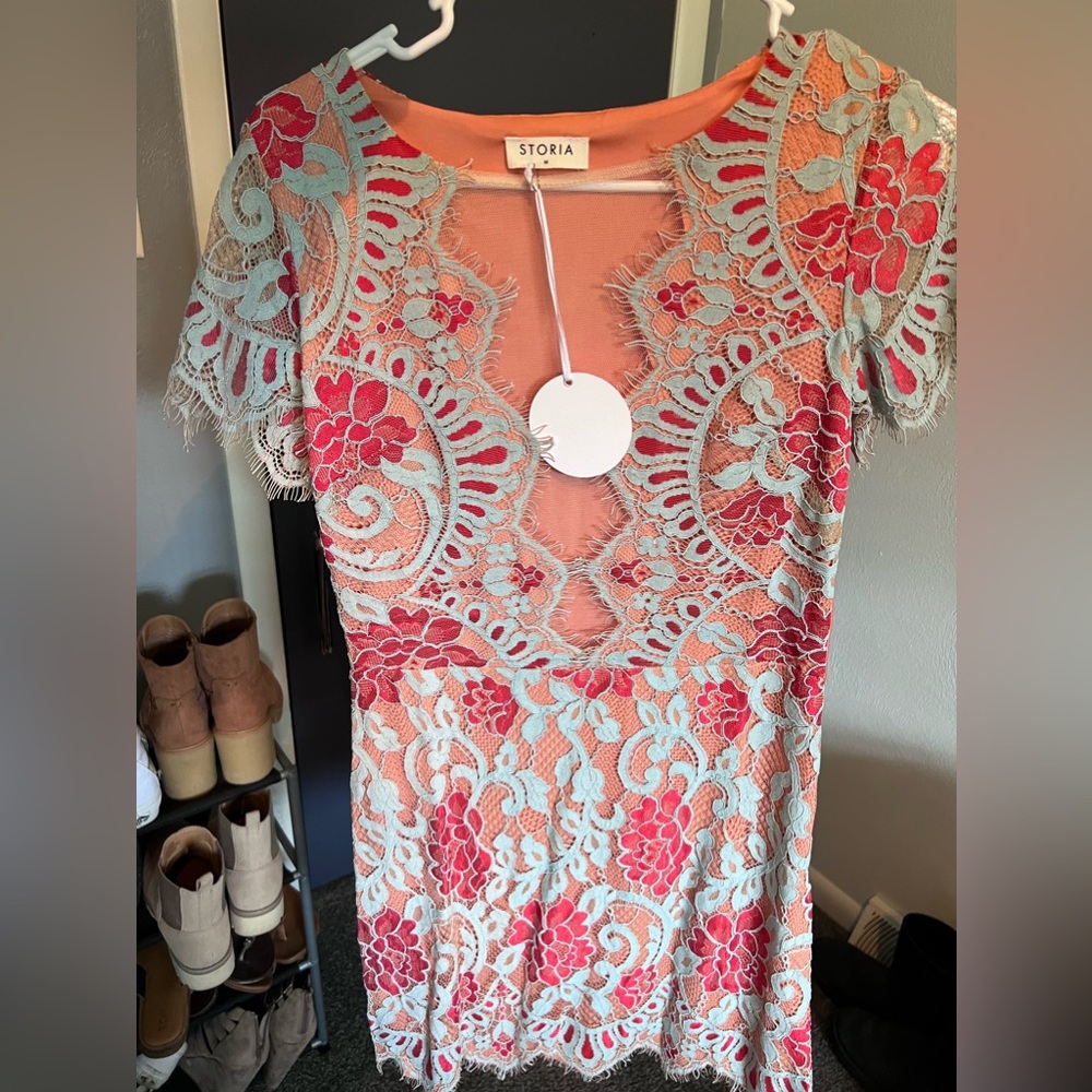Storia Melody peach mini dress with lace